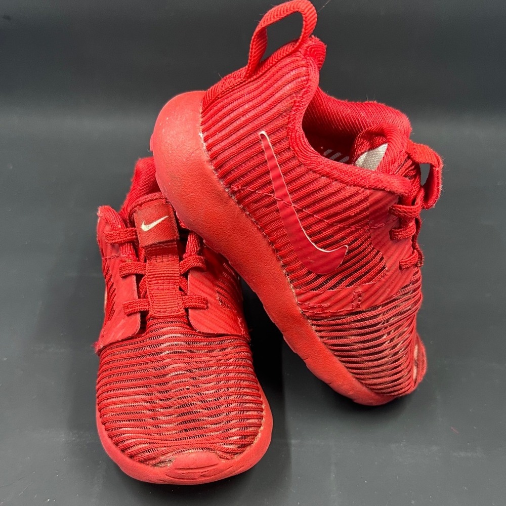 Nike Roshe One Hi Print Toddler Size 5C Red Ribbed Athletic Sneakers 819691-602